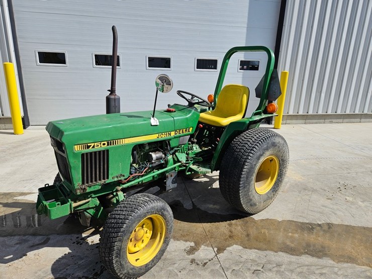 john-deere-750-image-1