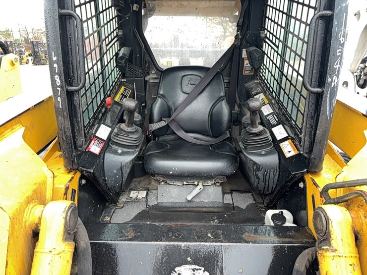 deere-ct332-image-11