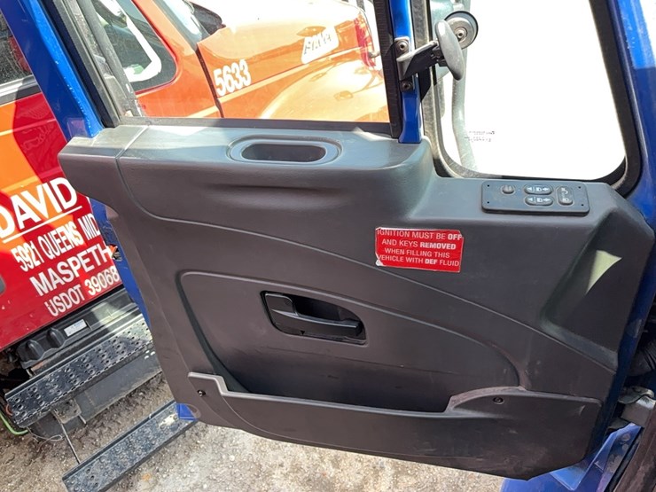 2017-international-durastar-4300-image-19