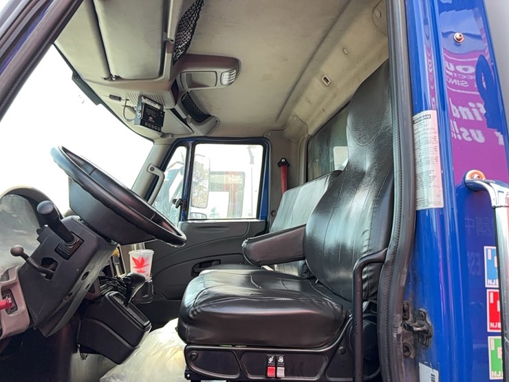 2017-international-durastar-4300-image-12