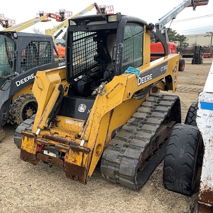 DEERE CT332