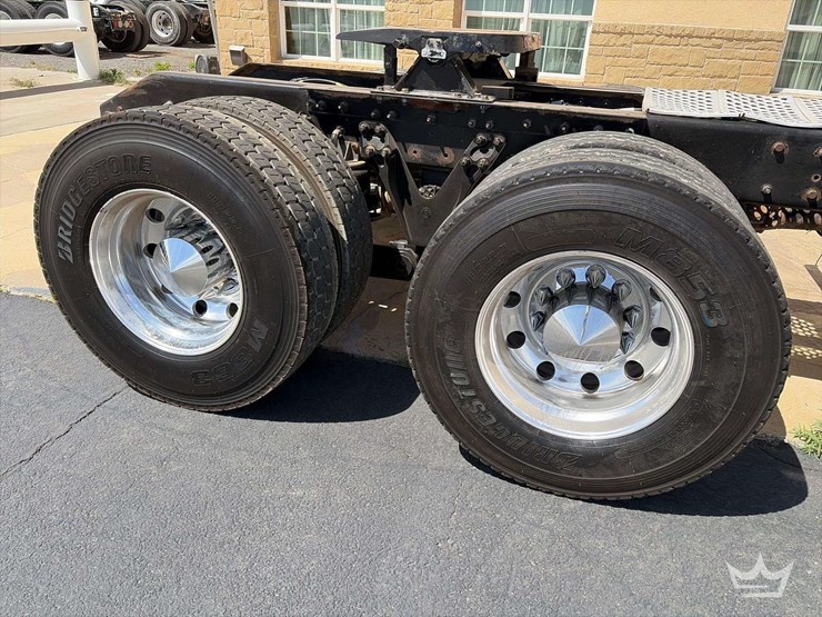 2015-kenworth-t800-t/a-wet-kit-sleeper-cab-truck-tractor-image-27