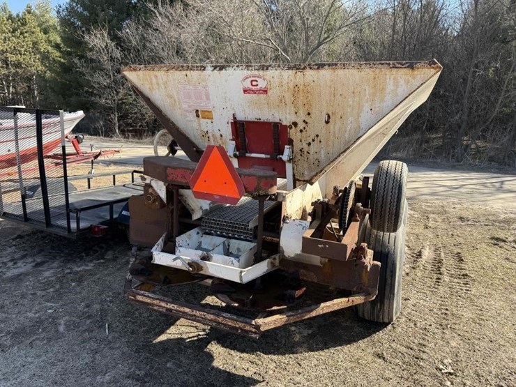 chandler-lime/fertilizer-spreader-image-3