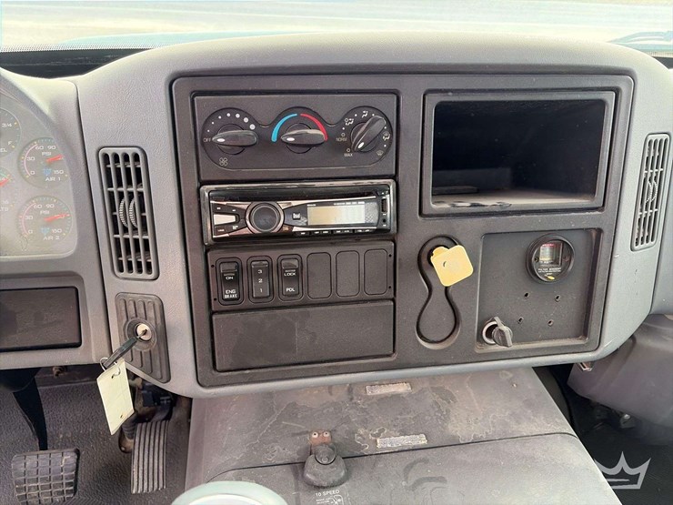 2006-international-7600-image-17