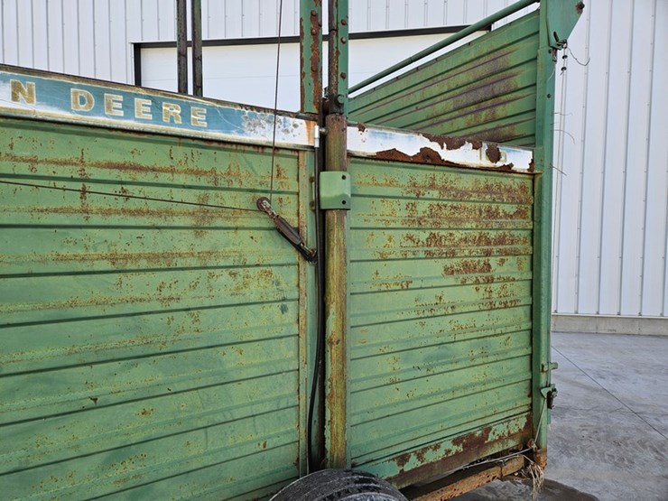 john-deere-100-image-32