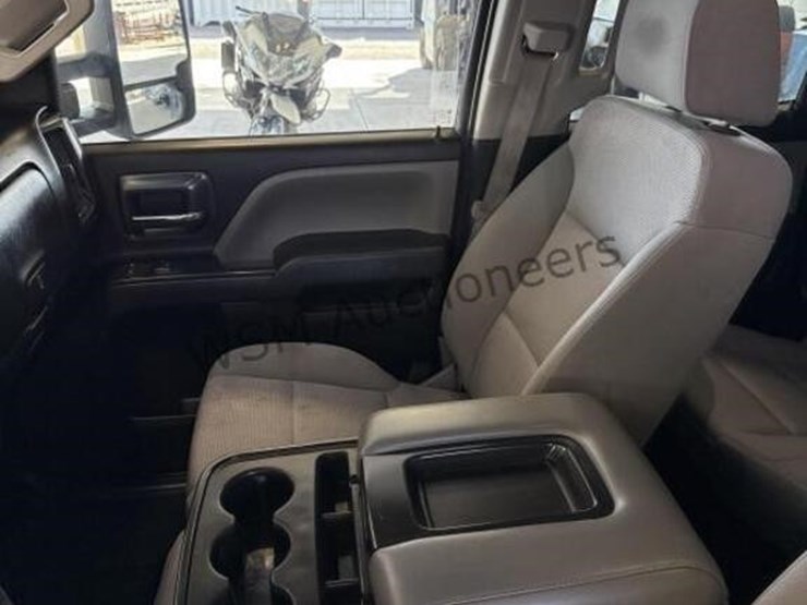 2016-chevrolet-silverado-2500hd-image-23