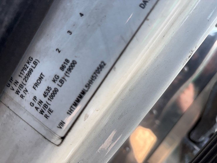 2017-international-durastar-4300-image-9