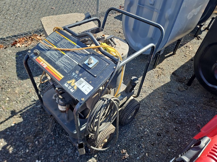mi-t-m-hot-water-pressure-washer-image-2