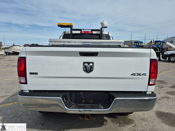 2011-dodge-2500-image-6