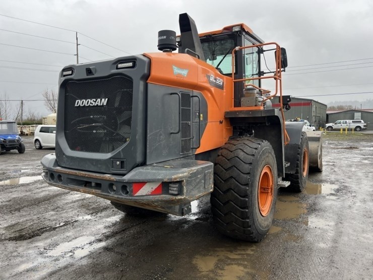 2021-doosan-dl320-7-image-4