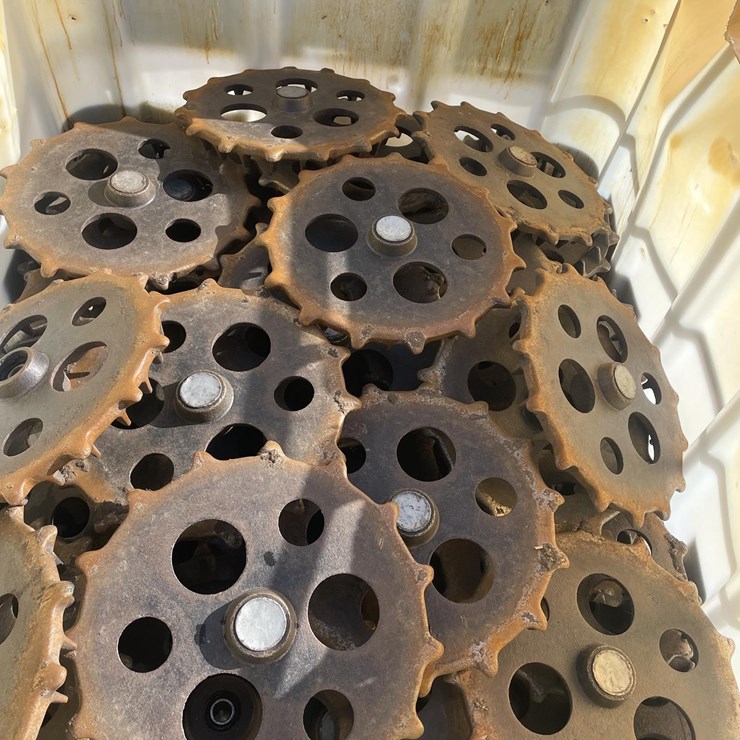 FINGERTILL PLANTER CLOSING WHEELS