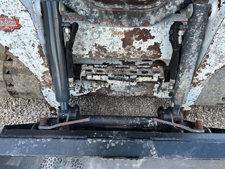 2015-bobcat-t590-image-10