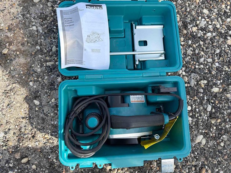new-makita-3-1/4"-planer-w/-tool-case---kp0800k--1-yr-factory-warranty---recon-new-support-equipment-image-1