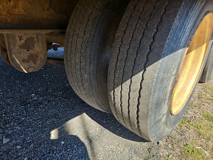 2009-rolls-rite-t/a-utility-trailer-image-9