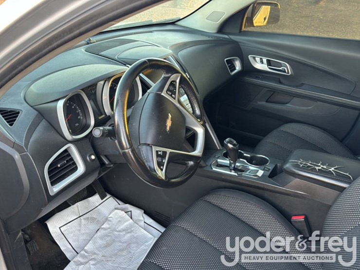 2017-chevrolet-equinox-image-14