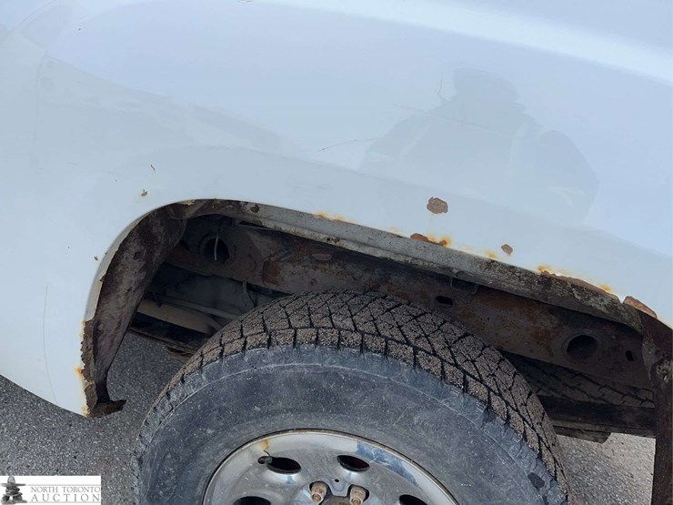 2011-gmc-sierra-1500-image-30