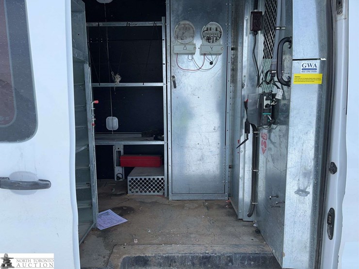 2016-ford-transit-image-17