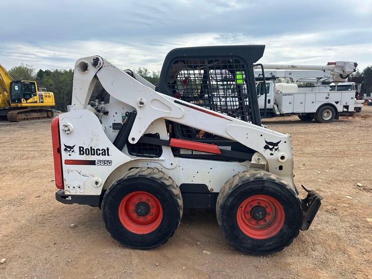 2016-bobcat-s650-image-4