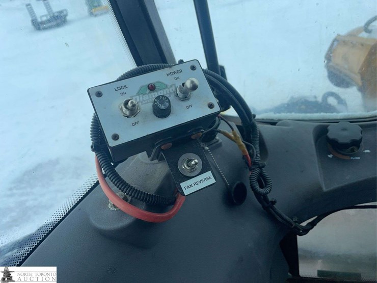 2014-new-holland-tv6070-image-28