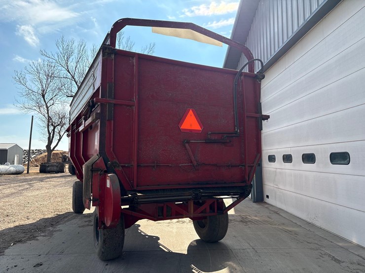 roorda-8ft-x-20ft-rear-unload-silage-wagon-image-22