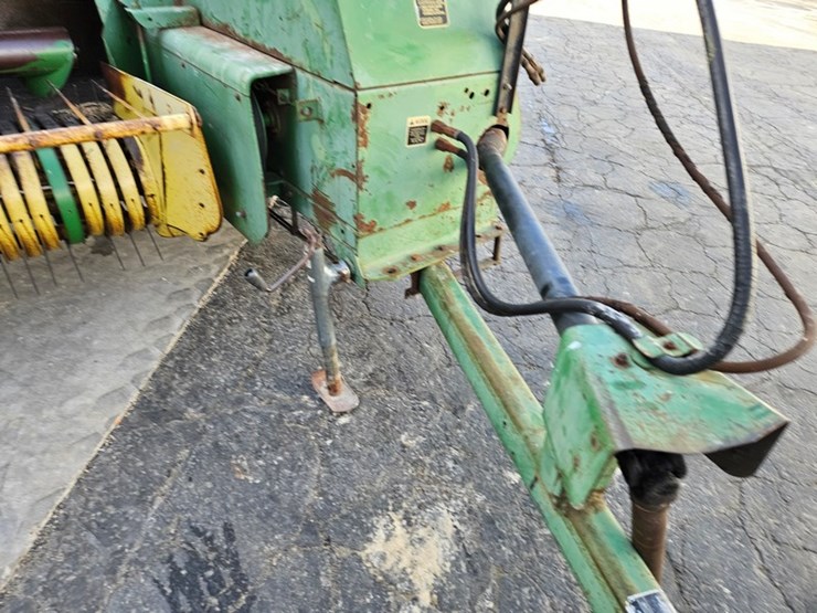 john-deere-327-image-11