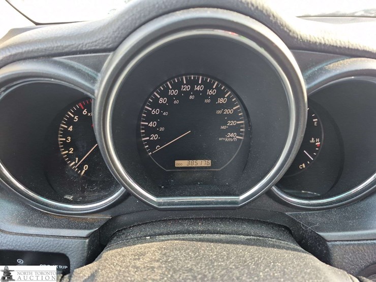 2005-lexus-rx330-image-14