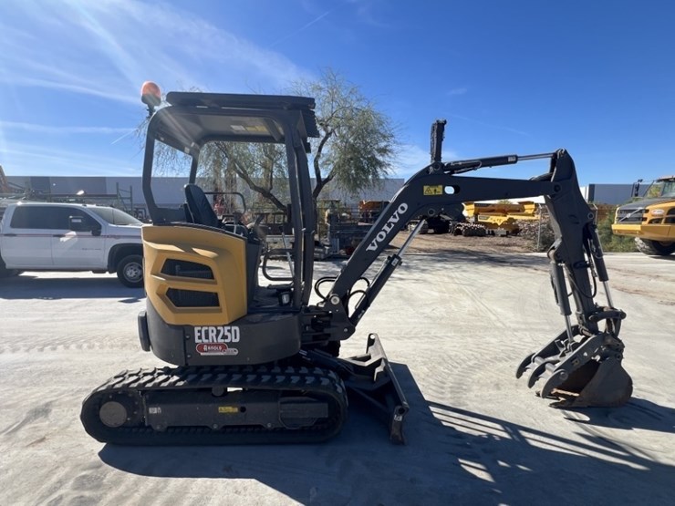 2022-volvo-ecr25d-image-6