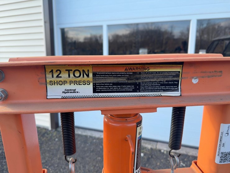 central-hydraulics-12-ton-shop-press-image-5
