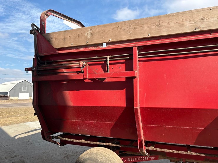 roorda-8ft-x-20ft-rear-unload-silage-wagon-image-28