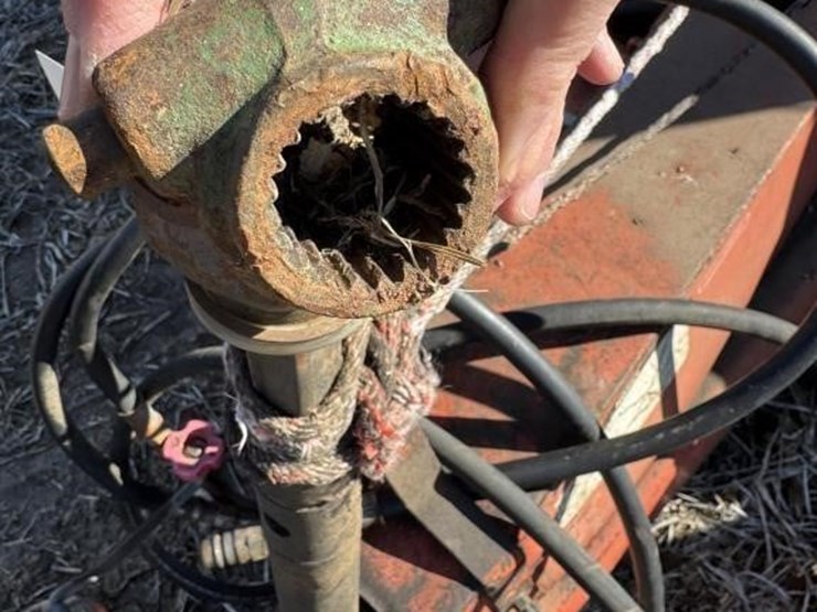 hesston-stackhand-30a-stacker---off-site-image-4