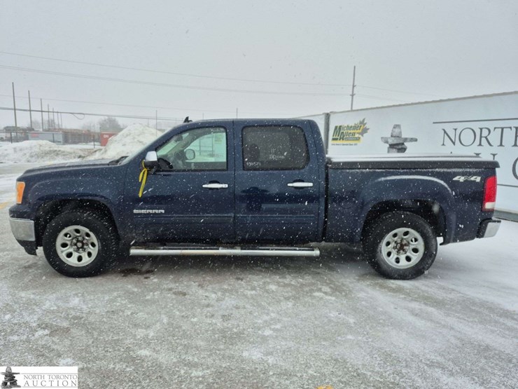 2011-gmc-sierra-1500-image-8