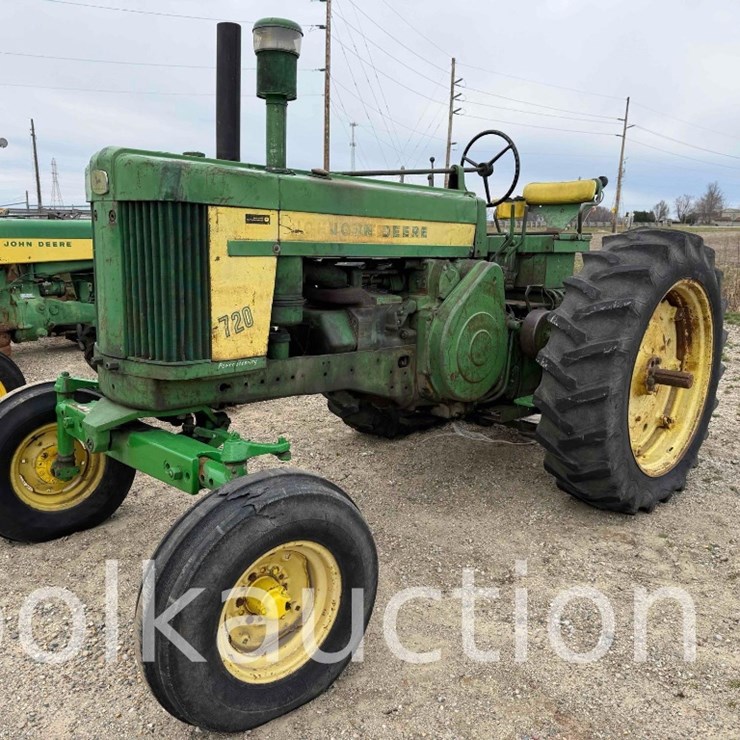 JOHN DEERE 720
