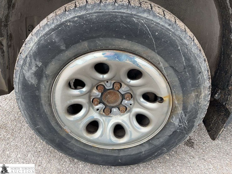 2011-gmc-sierra-1500-image-24