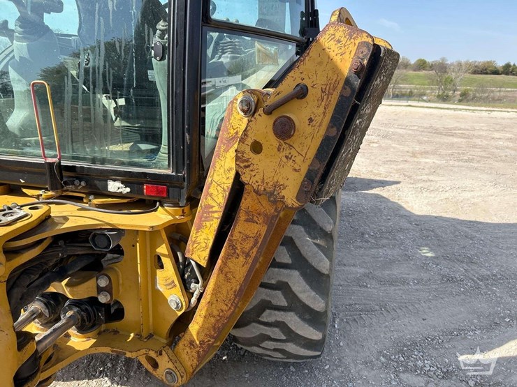 2013-caterpillar-420f-image-33