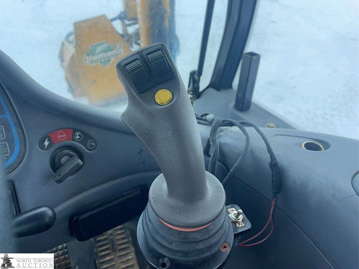 2014-new-holland-tv6070-image-21