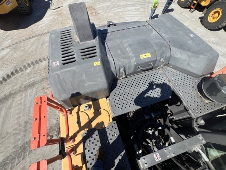 2019-volvo-ec380el-image-36