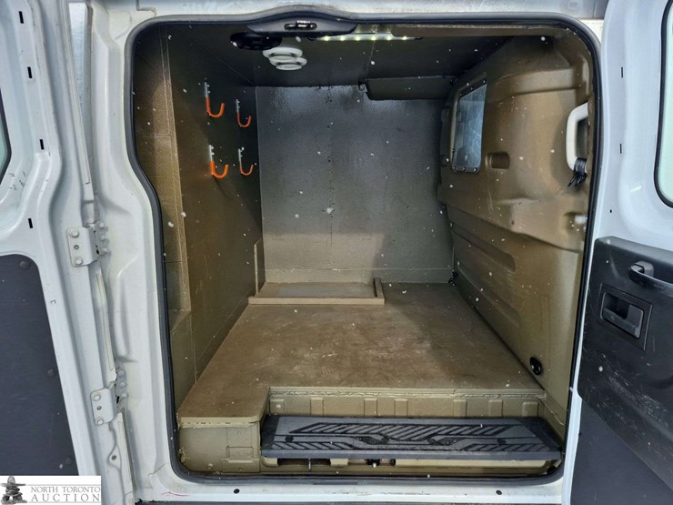 2016-ford-transit-image-23