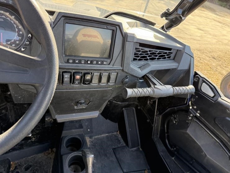 2021-polaris-rzr-1000-utv-premium-image-8