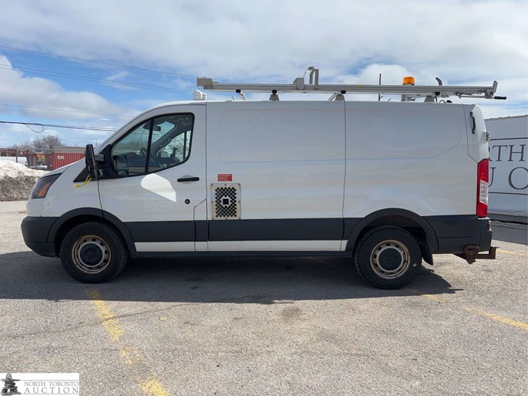 2017-ford-transit-image-8