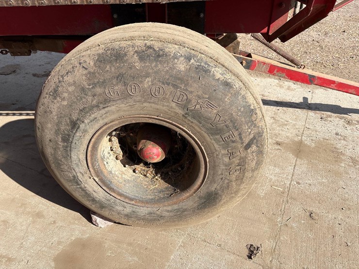 roorda-8ft-x-20ft-rear-unload-silage-wagon-image-36