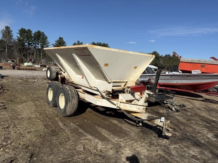 chandler-lime/fertilizer-spreader-image-2