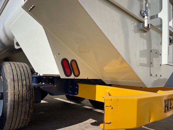 2024-herd-boss-6160-mixer-wagon--1-owner-image-41