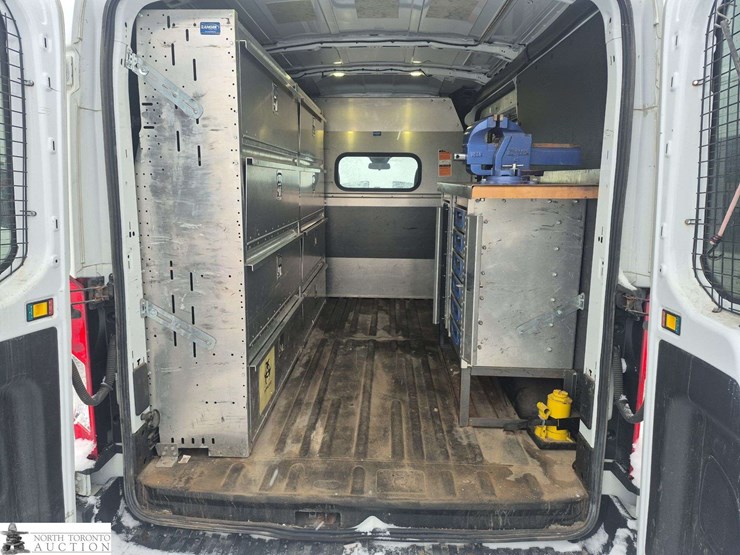 2016-ford-transit-image-19