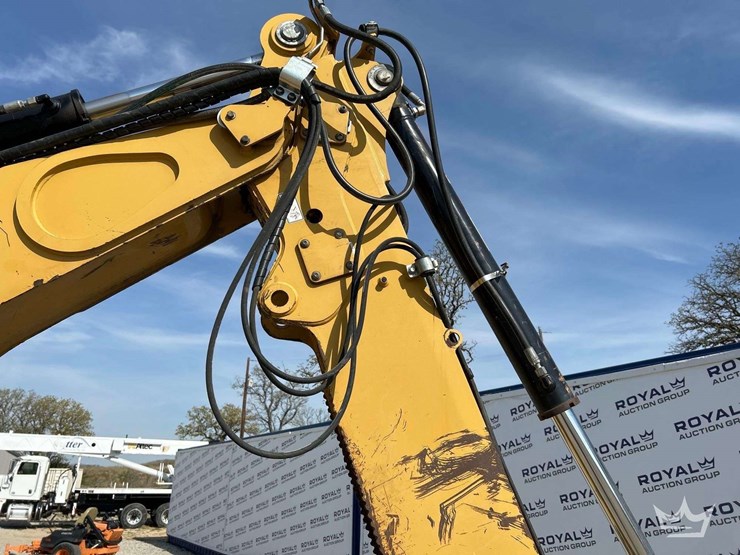 2013-caterpillar-420f-image-26