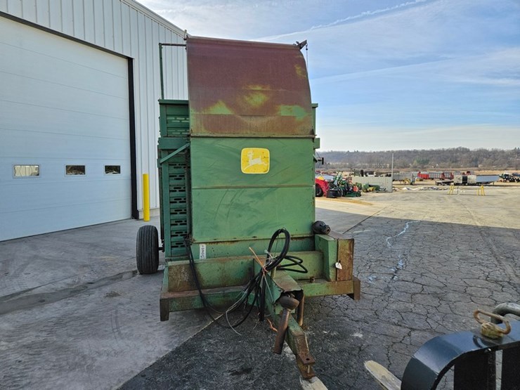 john-deere-100-image-8
