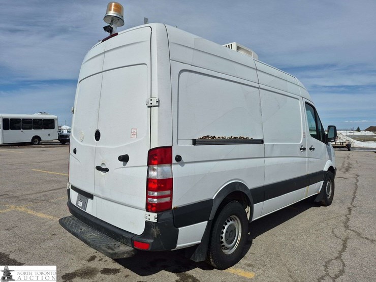 2013-mercedes-benz-sprinter-2500-image-5