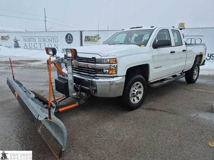 2016-chevrolet-silverado-2500hd-image-1