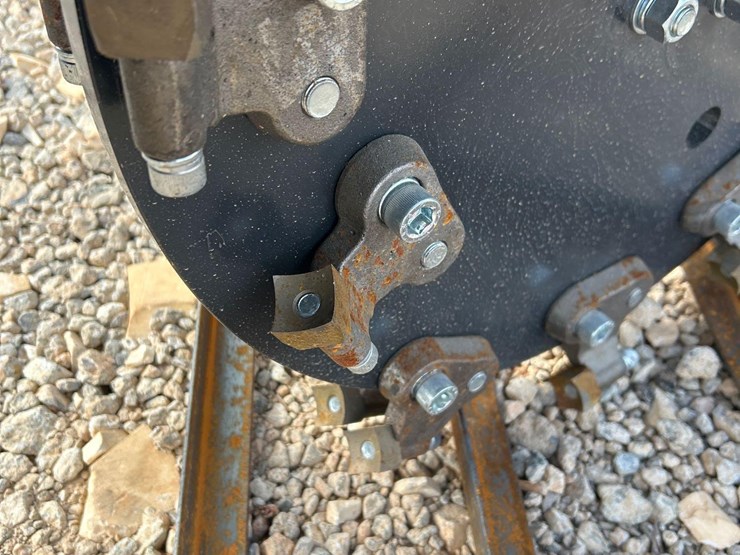 raytree-rmsg29-skid-steer-standard-flow-stump-grinder-image-2