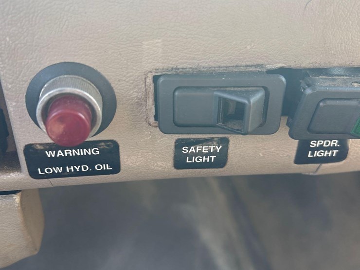 2007-sterling-l9500-image-47