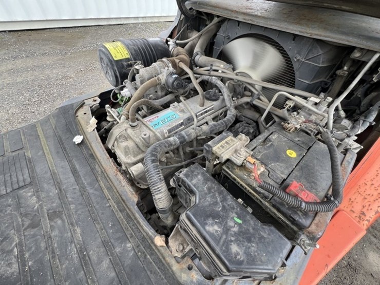 2014-toyota-8fgu25-image-16